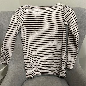 Gap maternity shirt
